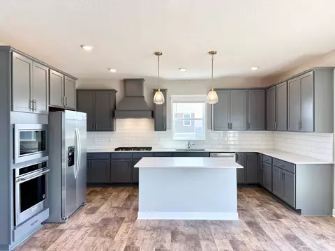 4706 Devonshire Ln, Chaska, MN 55318 photo 3