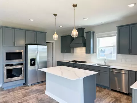 4706 Devonshire Ln, Chaska, MN 55318 photo 5