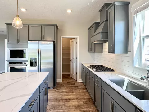 4706 Devonshire Ln, Chaska, MN 55318 photo 6