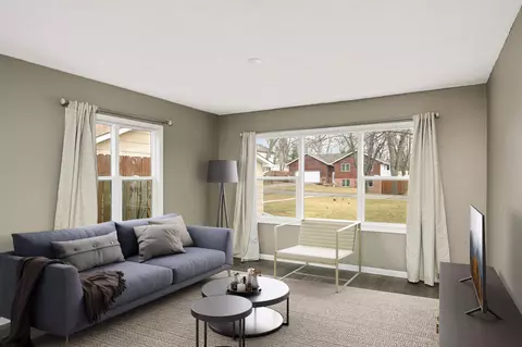2469 16th Ave E, North Saint Paul, MN 55109