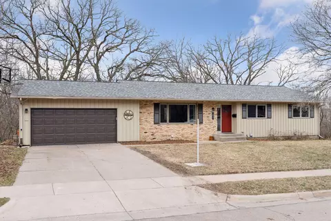 1837 Woodland Dr, Red Wing, MN 55066