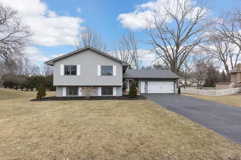 7131 Park View Ln, Eden Prairie, MN 55346