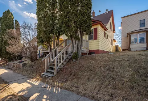 115 3rd St, Nashwauk, MN 55769