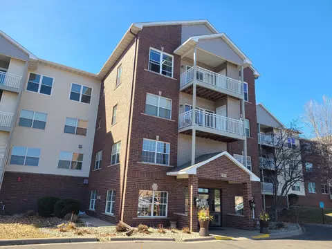 2231 Penn Pl #217, North Saint Paul, MN 55109