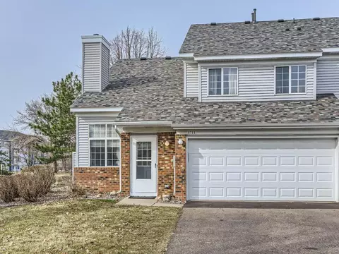 3711 Little Linden Curv #105, White Bear Lake, MN 55110