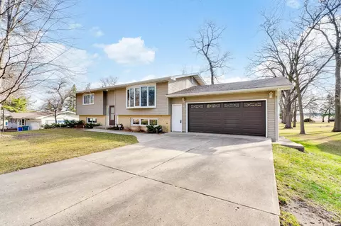 1625 Woodcrest Ave, Owatonna, MN 55060