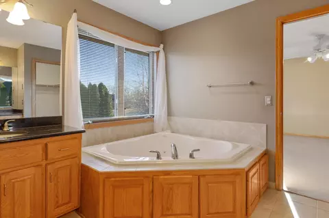 Bath - 1311 Greenleaf Rd, Faribault, MN 55021 photo 3 of 7