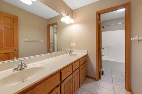 Bath - 1311 Greenleaf Rd, Faribault, MN 55021 photo 6 of 7