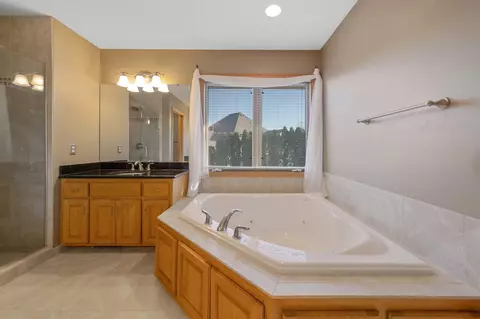 Bath - 1311 Greenleaf Rd, Faribault, MN 55021 photo 2 of 7