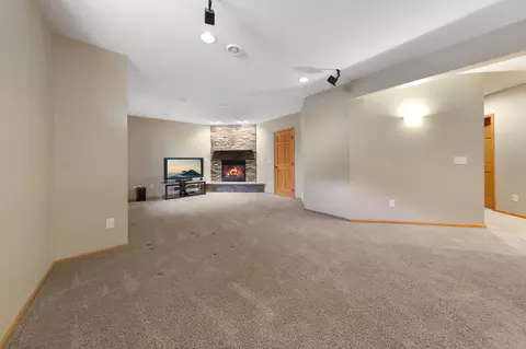 Living - 1311 Greenleaf Rd, Faribault, MN 55021 photo 2 of 4