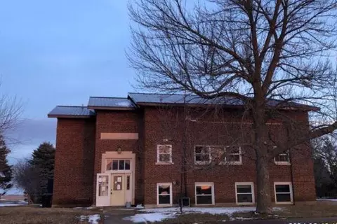 445 Main St, Revere, MN 56166
