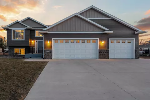 2008 13th Ave NE, Austin, MN 55912