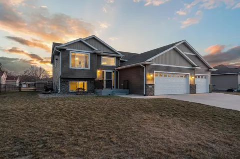 2008 13th Ave NE, Austin, MN 55912 photo 2