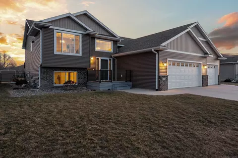 2008 13th Ave NE, Austin, MN 55912 photo 3