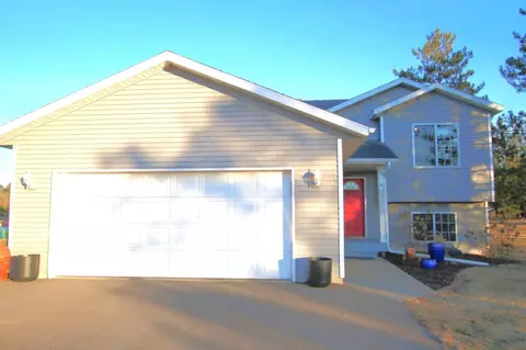 220 N Emory Cir, Motley, MN 56466