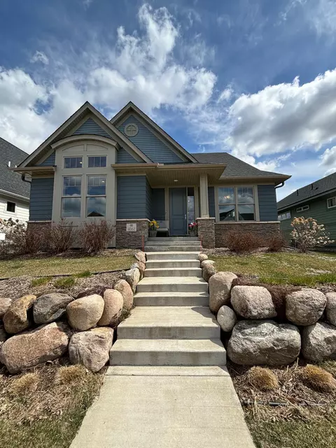 4061 Monarch Ln N, Lake Elmo, MN 55042