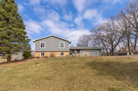 1218 52nd St, Hudson, WI 54016