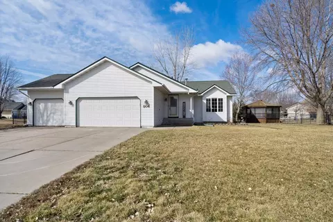 504 Sumerlin Rd NW, Saint Michael, MN 55376