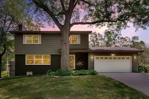 14721 Crestview Ln, Minnetonka, MN 55345