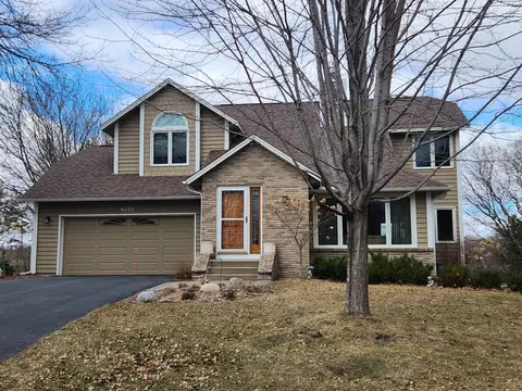 4255 Polaris Ln N, Plymouth, MN 55446