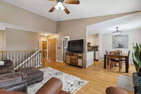4088 S Meadowlark Rd, Eagan, MN 55122