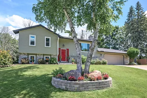 17890 Irons Ct, Lakeville, MN 55044