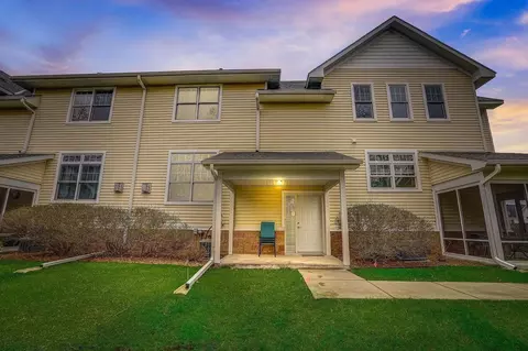 2117 Village Trl, Mound, MN 55364
