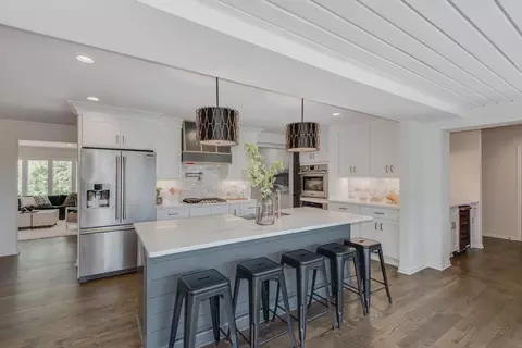 4607 Oak Dr, Edina, MN 55424