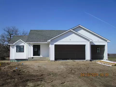 868 Poplar Dr SE, Kimball, MN 55353
