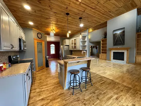 Kitchen - 36713 145th Ave, Eagle Bend, MN 56446 photo 3 of 6