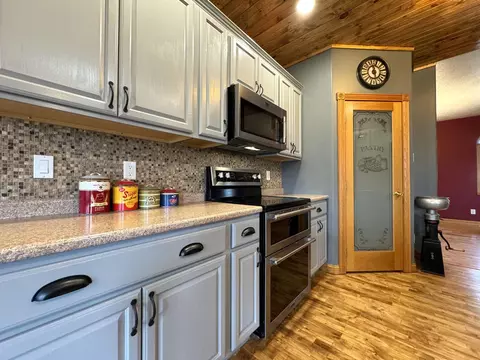 Kitchen - 36713 145th Ave, Eagle Bend, MN 56446 photo 5 of 6