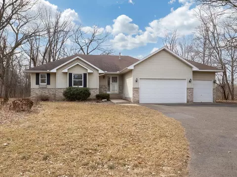 38392 Glacier Dr, North Branch, MN 55056