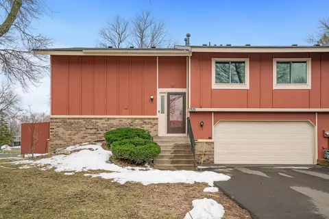 7825 Yucca Ln N, Maple Grove, MN 55311