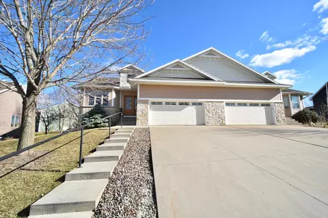 1452 Dorothea Dr, Zumbrota, MN 55992