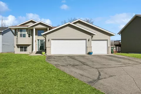 561 Sunwood Park Dr, Waite Park, MN 56387
