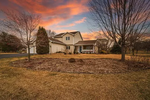 2260 Manuela Dr, Chaska, MN 55318