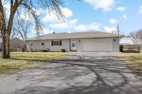 2129 Mcmenemy St, Maplewood, MN 55117