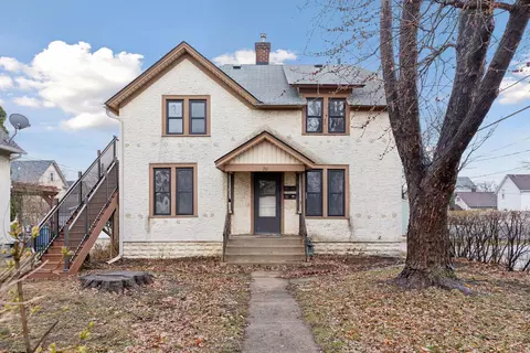 26 22nd Ave NE, Minneapolis, MN 55418