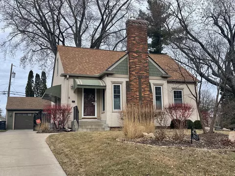 1015 Hoyt Ave W, Saint Paul, MN 55117