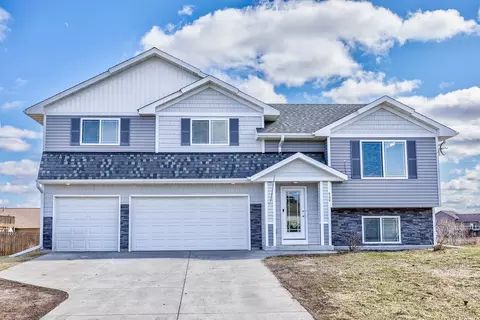 600 Bluebird St, Mora, MN 55051