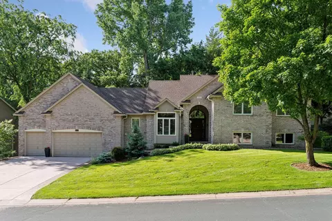 1448 Kings Wood Ln, Eagan, MN 55122