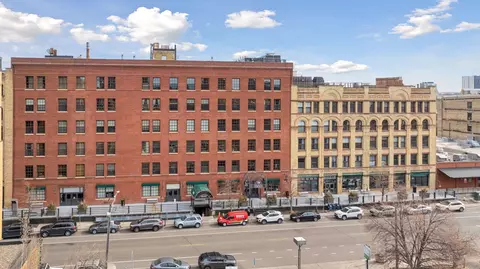 702 N 1st St #412, Minneapolis, MN 55401