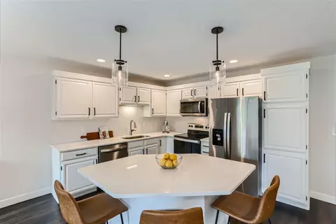 Kitchen - 6826 Langford Dr, Edina, MN 55436 photo 4 of 4