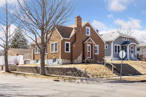 1058 Hawthorne Ave E, Saint Paul, MN 55106