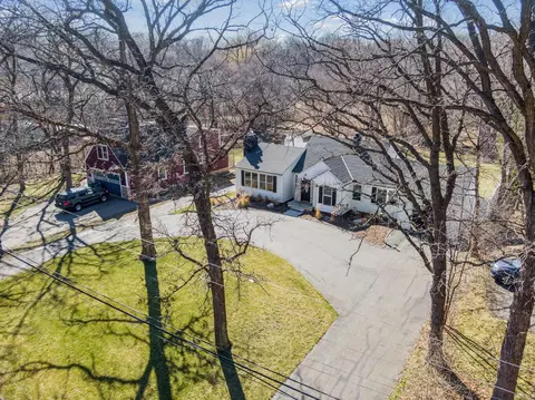 1616 Essex Rd, Minnetonka, MN 55305