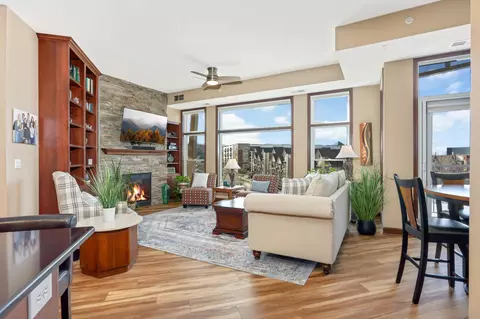 150 E Travelers Trl #414, Burnsville, MN 55337