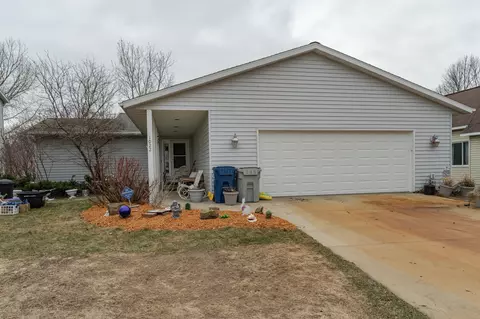 1022 34th St NW, Rochester, MN 55901
