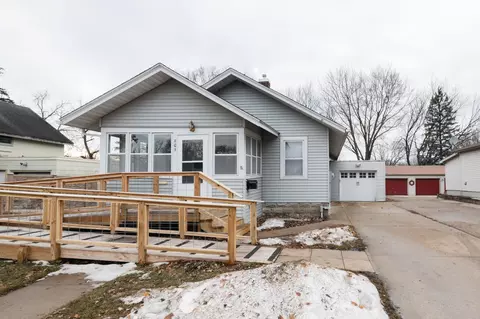 805 2nd St NW, Waseca, MN 56093
