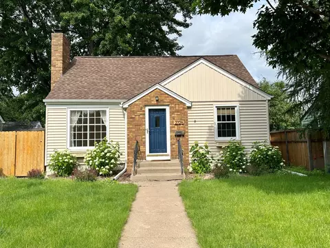2726 Florida Ave S, Saint Louis Park, MN 55426