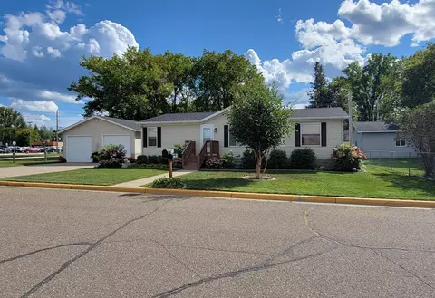 812 Poplar St, Crosby, MN 56441